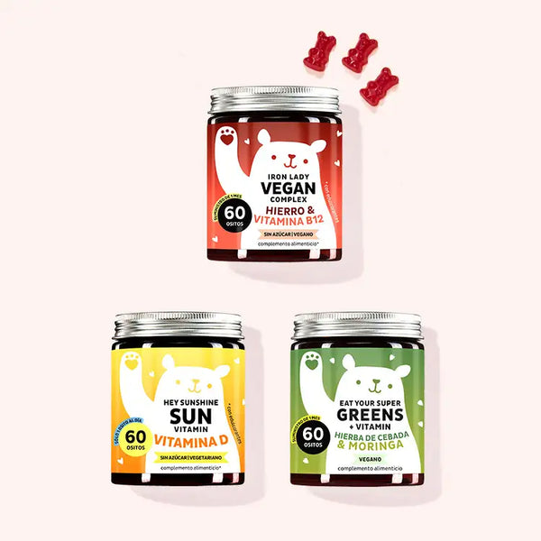 Set de 3 "Green Iron Boost" compuesto por las Iron Lady Vegan Vitamins con hierro, las Hey Sunshine Sun Vitamins con vitamina D y las Eat your Super Greens Vitamins con hierba de cebada de Bears with Benefits.